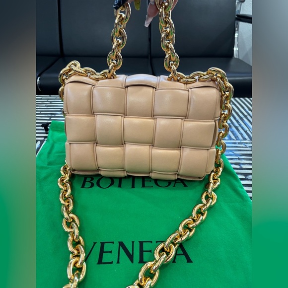 Authentic Brand New Bottega Veneta beige padded cassette Bag - Picture 7 of 13